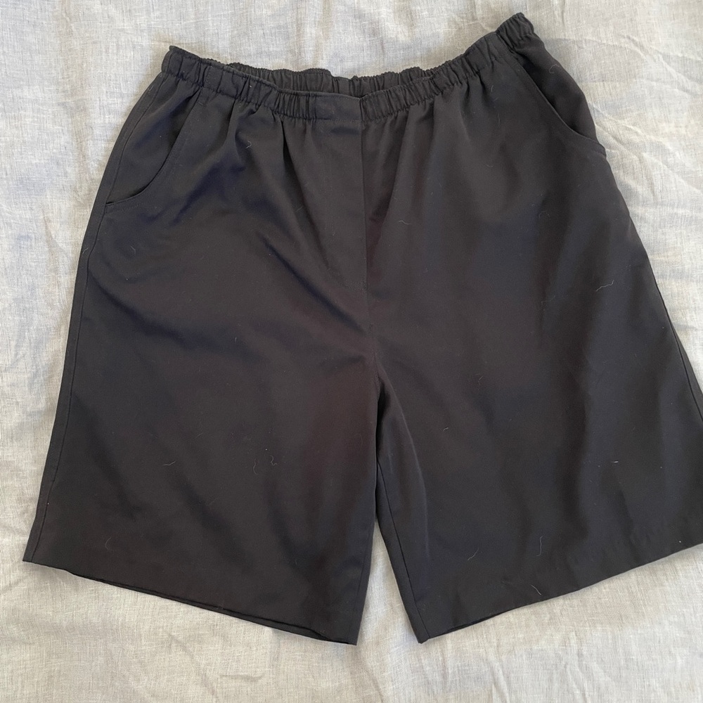 Black bermudas